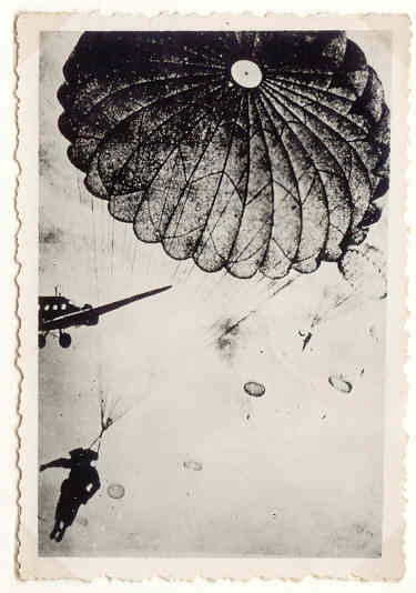 1940 parachutists